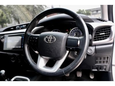 ไมล์ 48,000 กม. Toyota Revo 2.4E 4ประตู prerunner เกียร์ธรรมดา ปี2018 ดีเซล สีขาว รูปที่ 12